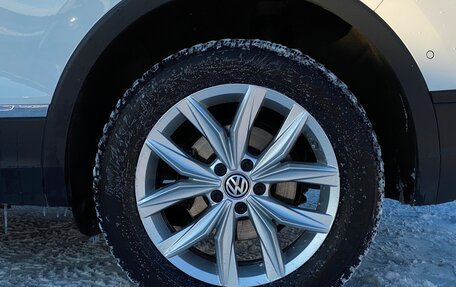 Volkswagen Tiguan II, 2020 год, 3 127 800 рублей, 29 фотография