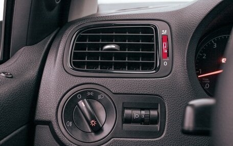 Volkswagen Polo VI (EU Market), 2015 год, 959 000 рублей, 17 фотография