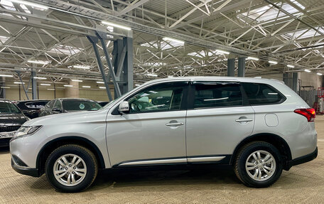 Mitsubishi Outlander III рестайлинг 3, 2019 год, 1 965 000 рублей, 10 фотография