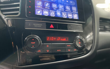 Mitsubishi Outlander III рестайлинг 3, 2019 год, 1 965 000 рублей, 23 фотография