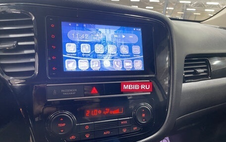 Mitsubishi Outlander III рестайлинг 3, 2019 год, 1 965 000 рублей, 22 фотография