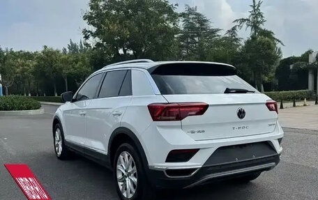 Volkswagen T-Roc I, 2022 год, 1 537 000 рублей, 3 фотография