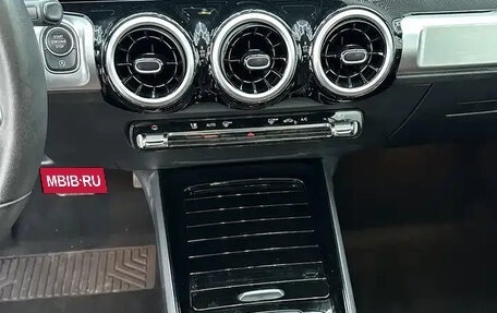 Mercedes-Benz GLB, 2021 год, 1 806 000 рублей, 11 фотография