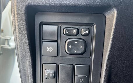 Toyota Land Cruiser Prado 150 рестайлинг 2, 2020 год, 6 300 000 рублей, 12 фотография