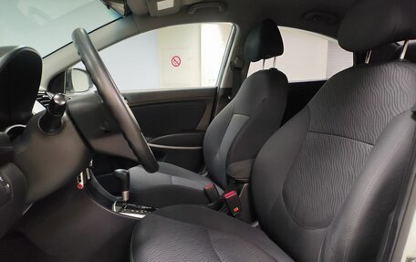 Hyundai Solaris II рестайлинг, 2012 год, 820 000 рублей, 10 фотография