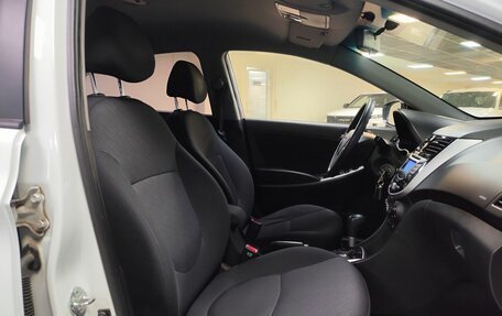 Hyundai Solaris II рестайлинг, 2012 год, 820 000 рублей, 12 фотография