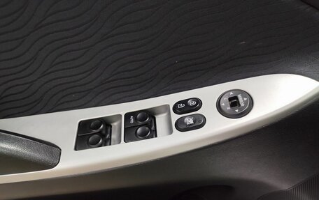 Hyundai Solaris II рестайлинг, 2012 год, 820 000 рублей, 20 фотография