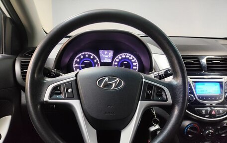 Hyundai Solaris II рестайлинг, 2012 год, 820 000 рублей, 15 фотография