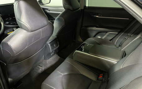 Toyota Camry, 2021 год, 3 798 000 рублей, 10 фотография