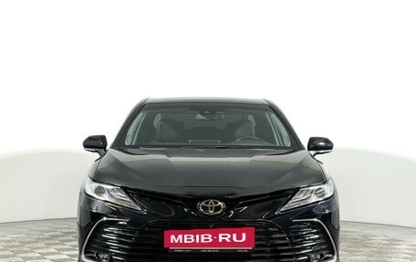 Toyota Camry, 2021 год, 3 798 000 рублей, 2 фотография