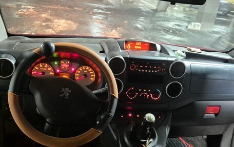 Peugeot Partner II рестайлинг 2, 2010 год, 430 000 рублей, 9 фотография