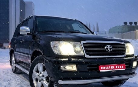 Toyota Land Cruiser 100 рестайлинг 2, 2003 год, 1 700 000 рублей, 1 фотография