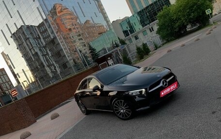 Mercedes-Benz A-Класс, 2019 год, 2 600 000 рублей, 1 фотография