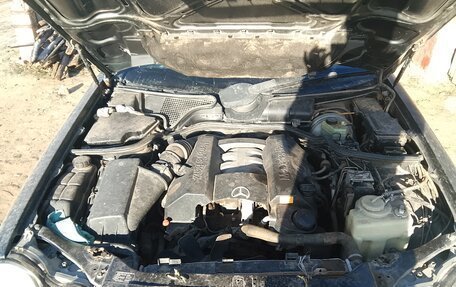 Mercedes-Benz E-Класс, 1998 год, 330 000 рублей, 6 фотография