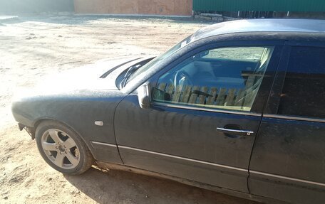 Mercedes-Benz E-Класс, 1998 год, 330 000 рублей, 4 фотография