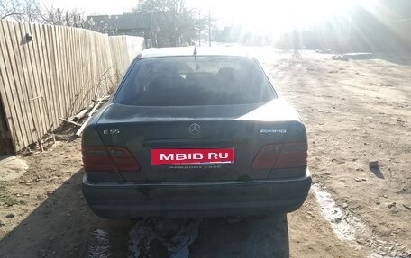 Mercedes-Benz E-Класс, 1998 год, 330 000 рублей, 2 фотография