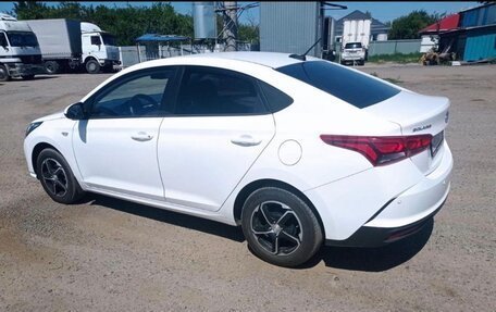 Hyundai Solaris II рестайлинг, 2021 год, 1 720 000 рублей, 5 фотография