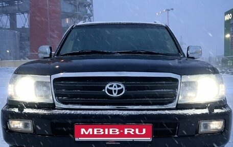 Toyota Land Cruiser 100 рестайлинг 2, 2003 год, 1 700 000 рублей, 4 фотография