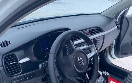 KIA Rio IV, 2017 год, 1 055 000 рублей, 10 фотография