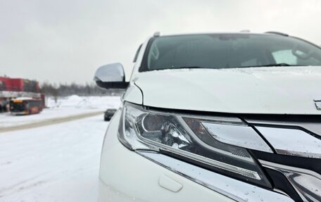 Mitsubishi Pajero Sport III рестайлинг, 2017 год, 2 450 000 рублей, 12 фотография