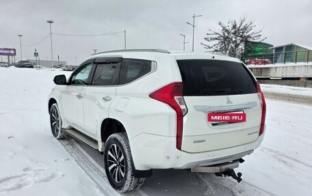 Mitsubishi Pajero Sport III рестайлинг, 2017 год, 2 450 000 рублей, 10 фотография