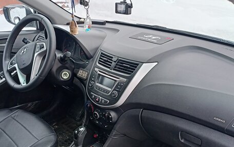 Hyundai Solaris II рестайлинг, 2015 год, 1 200 000 рублей, 4 фотография