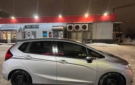 Honda Fit III, 2018 год, 1 400 000 рублей, 3 фотография