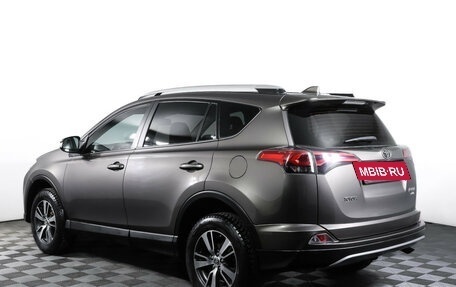 Toyota RAV4, 2017 год, 1 970 000 рублей, 7 фотография