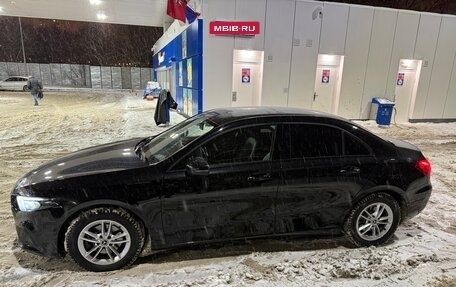 Mercedes-Benz A-Класс, 2019 год, 2 600 000 рублей, 3 фотография
