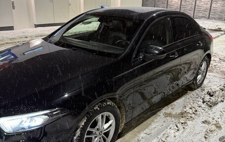 Mercedes-Benz A-Класс, 2019 год, 2 600 000 рублей, 10 фотография