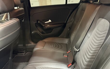 Mercedes-Benz A-Класс, 2019 год, 2 600 000 рублей, 11 фотография