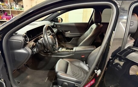 Mercedes-Benz A-Класс, 2019 год, 2 600 000 рублей, 13 фотография