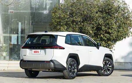 Toyota RAV4, 2025 год, 5 050 000 рублей, 4 фотография