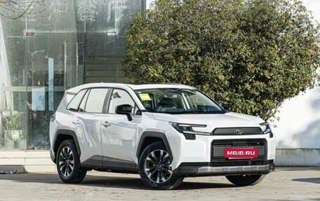 Toyota RAV4, 2025 год, 5 050 000 рублей, 2 фотография