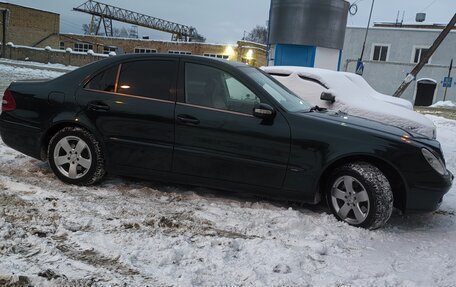 Mercedes-Benz E-Класс, 2003 год, 750 000 рублей, 2 фотография