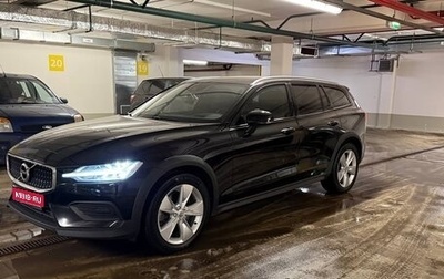 Volvo V60 Cross Country II, 2021 год, 3 640 000 рублей, 1 фотография