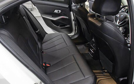 BMW 3 серия, 2021 год, 2 998 000 рублей, 12 фотография