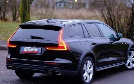 Volvo V60 Cross Country II, 2021 год, 3 640 000 рублей, 15 фотография