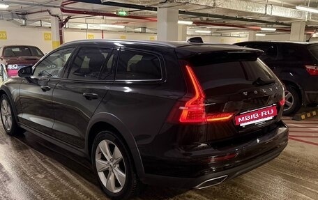 Volvo V60 Cross Country II, 2021 год, 3 640 000 рублей, 18 фотография