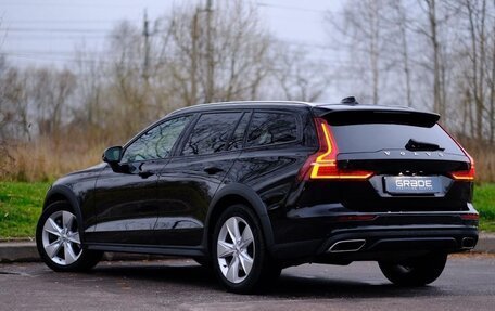 Volvo V60 Cross Country II, 2021 год, 3 640 000 рублей, 21 фотография