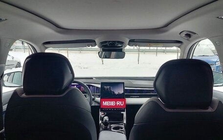 Geely Atlas, 2023 год, 2 650 000 рублей, 10 фотография