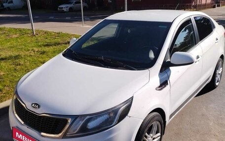 KIA Rio III рестайлинг, 2015 год, 299 999 рублей, 1 фотография