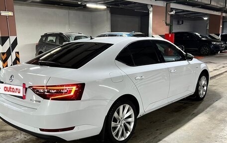 Skoda Superb III рестайлинг, 2016 год, 2 800 000 рублей, 3 фотография