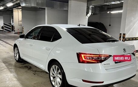 Skoda Superb III рестайлинг, 2016 год, 2 800 000 рублей, 2 фотография