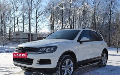Volkswagen Touareg III, 2011 год, 2 400 000 рублей, 3 фотография