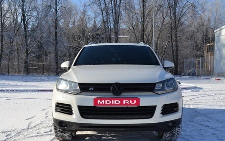 Volkswagen Touareg III, 2011 год, 2 400 000 рублей, 2 фотография