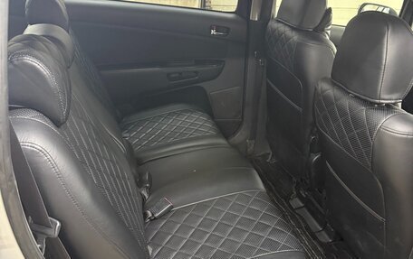 Toyota Wish II, 2003 год, 825 000 рублей, 6 фотография