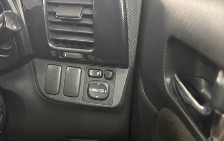 Toyota Wish II, 2003 год, 825 000 рублей, 18 фотография