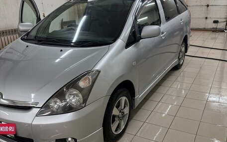 Toyota Wish II, 2003 год, 825 000 рублей, 15 фотография
