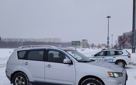 Mitsubishi Outlander III рестайлинг 3, 2010 год, 970 000 рублей, 2 фотография